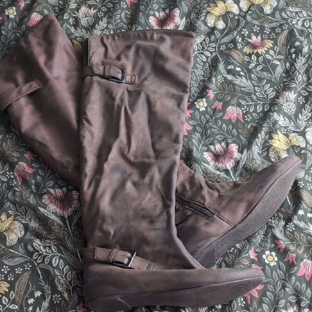 Brown Knee-High Women's Boots